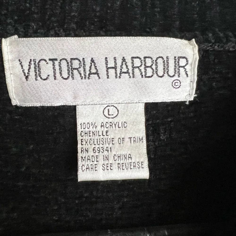 VTG Victoria Harbour Black sweater with Floral Embroidery - Image 3