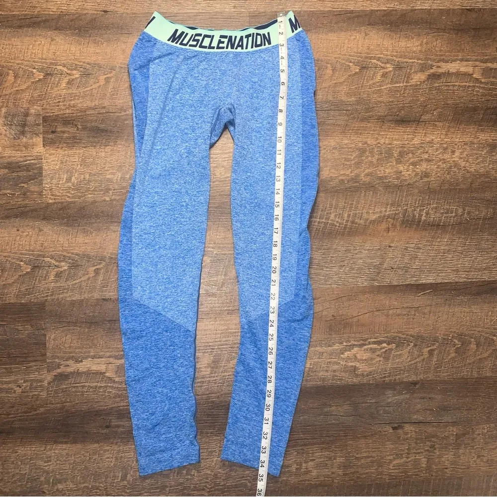 MuscleNation Seamless Women’s Medium Blue Leggings - Image 3