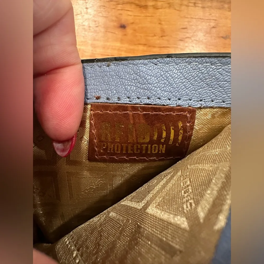 EUC LODIS REAL LEATHER WALLET BABY BLUE COLOR W COIN POCKET. - Image 7