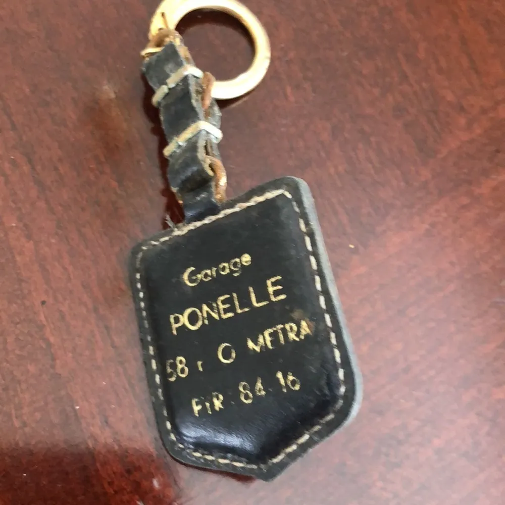 Vintage Old Car Garage Keychain 1960s - Image 2