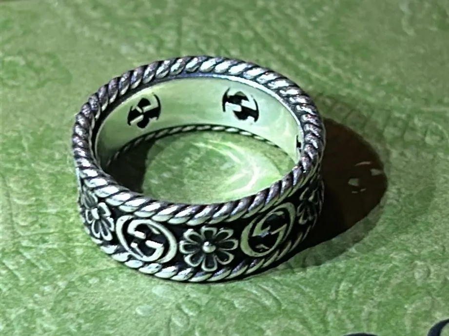 Gucci Interlocking Silver Ring - Image 3