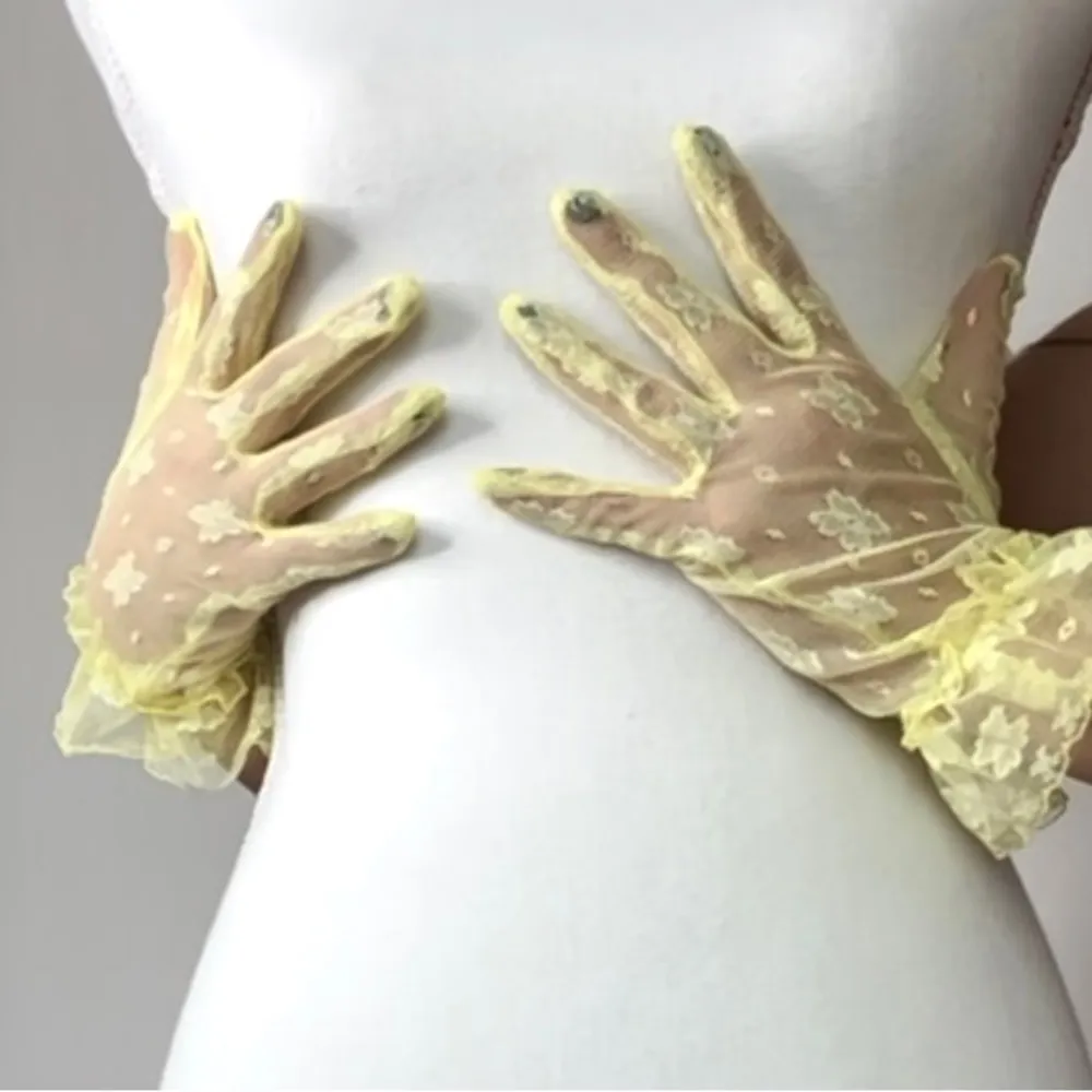60s Vintage Lace Gloves Yellow - Image 4
