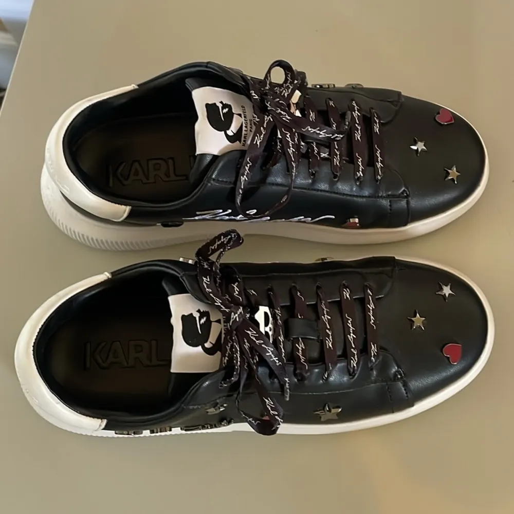 KARL LAGERFELD Kenna Leather Black Pin Logo Sneakers $130 EUC Wmn 8.5 - Image 4