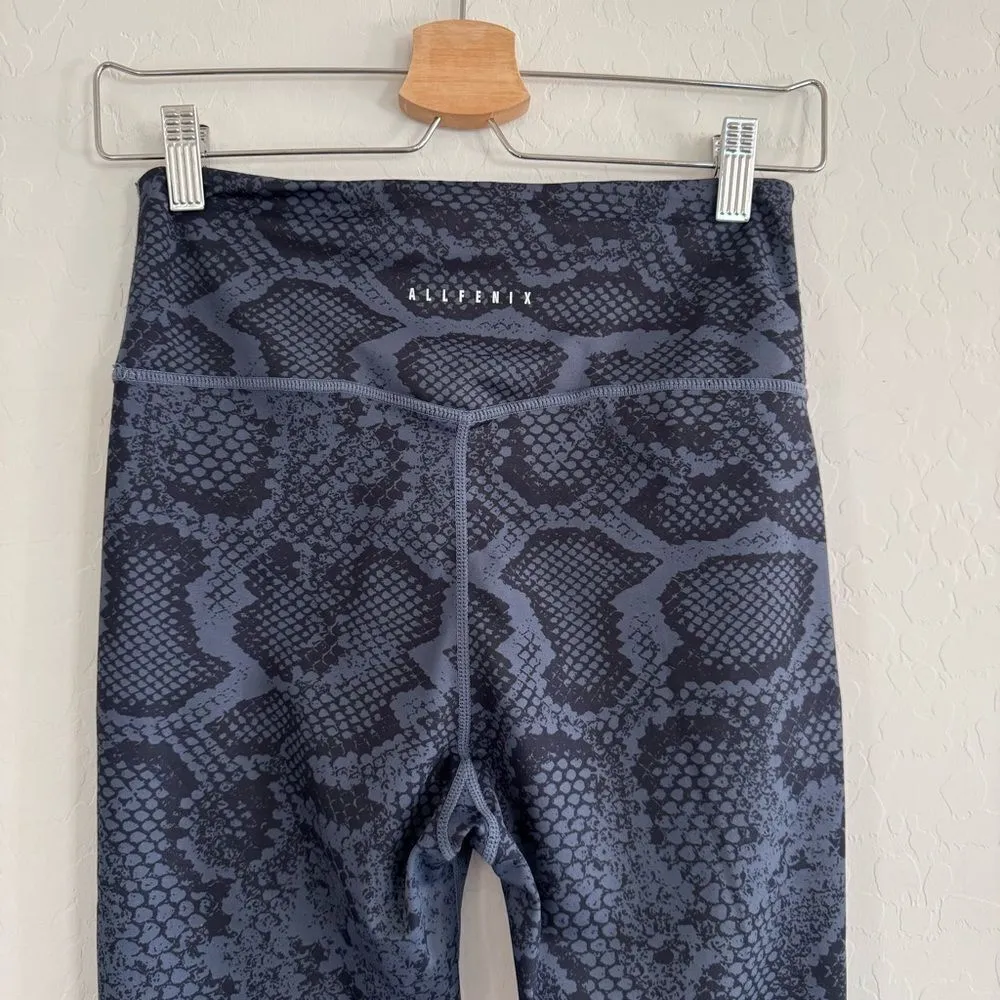 Anthropologie All Fenix Leggings Medium High Rise 7/8 Yoga Blue Snake Print M - Image 6