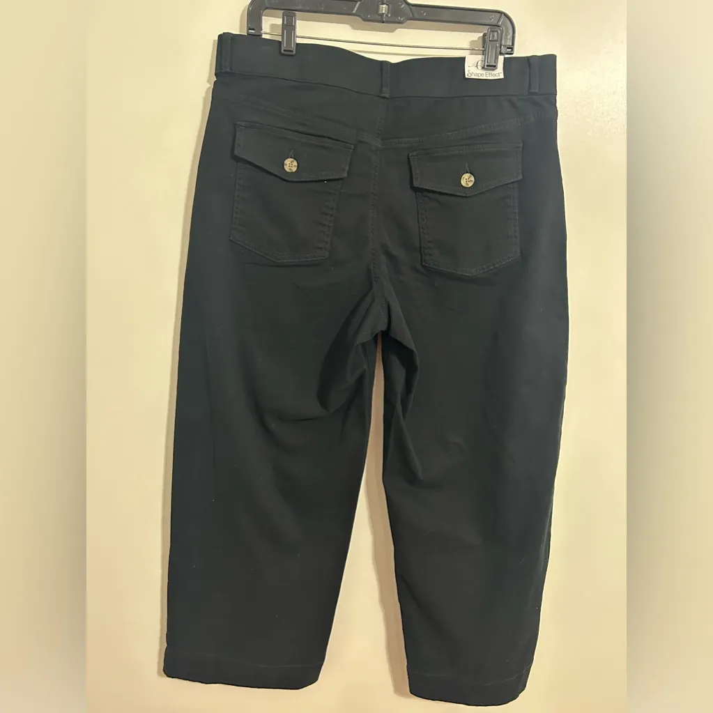 Gloria Vanderbilt black jean pants with a shape effect. Size 14. New with tag. - Image 2