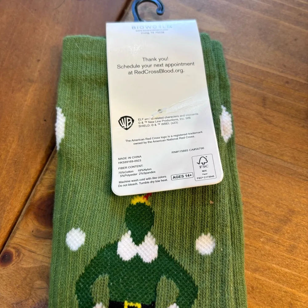 NWT American Red cross Elf womens cotton blend crew socks green one size - Image 5