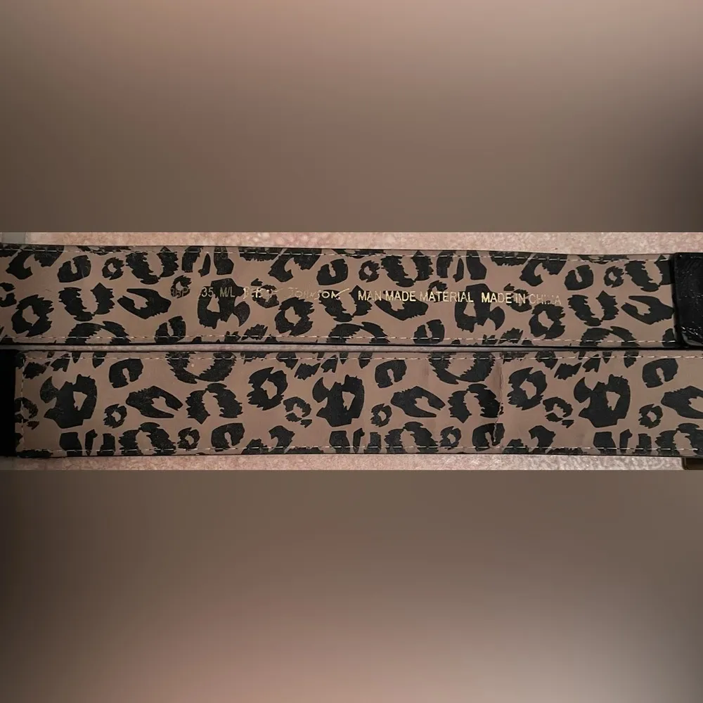 Betsy Johnson black/tan animal print belt with gold clasp and elastic back; 40” - Image 2