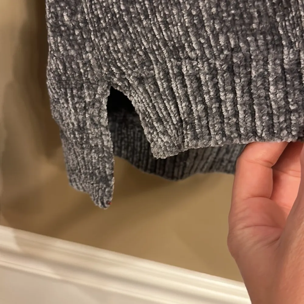 Love by Design  Chenille Boxy Cropped Sweater—Size XL - Image 4