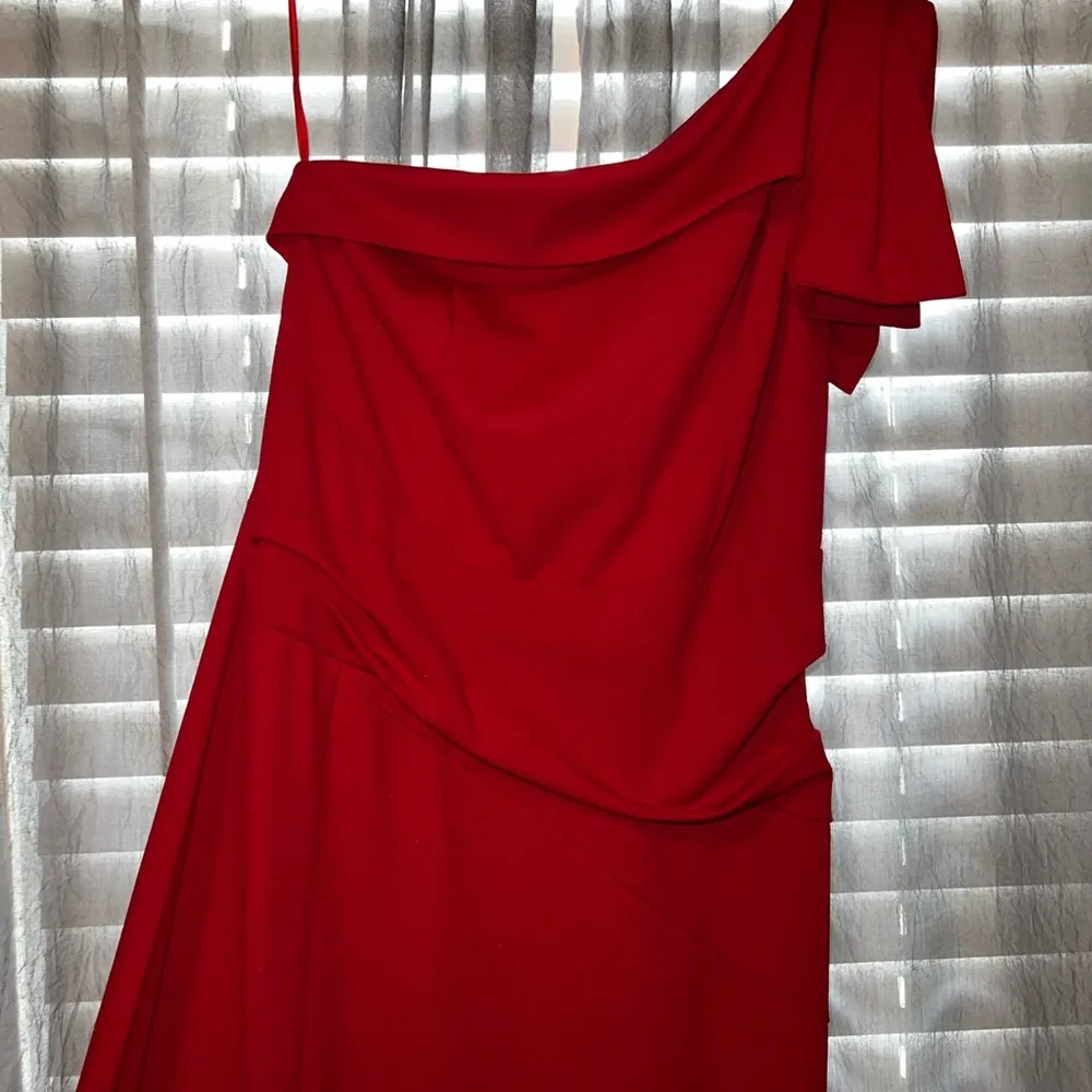 Windsor Red bow dress - Image 6