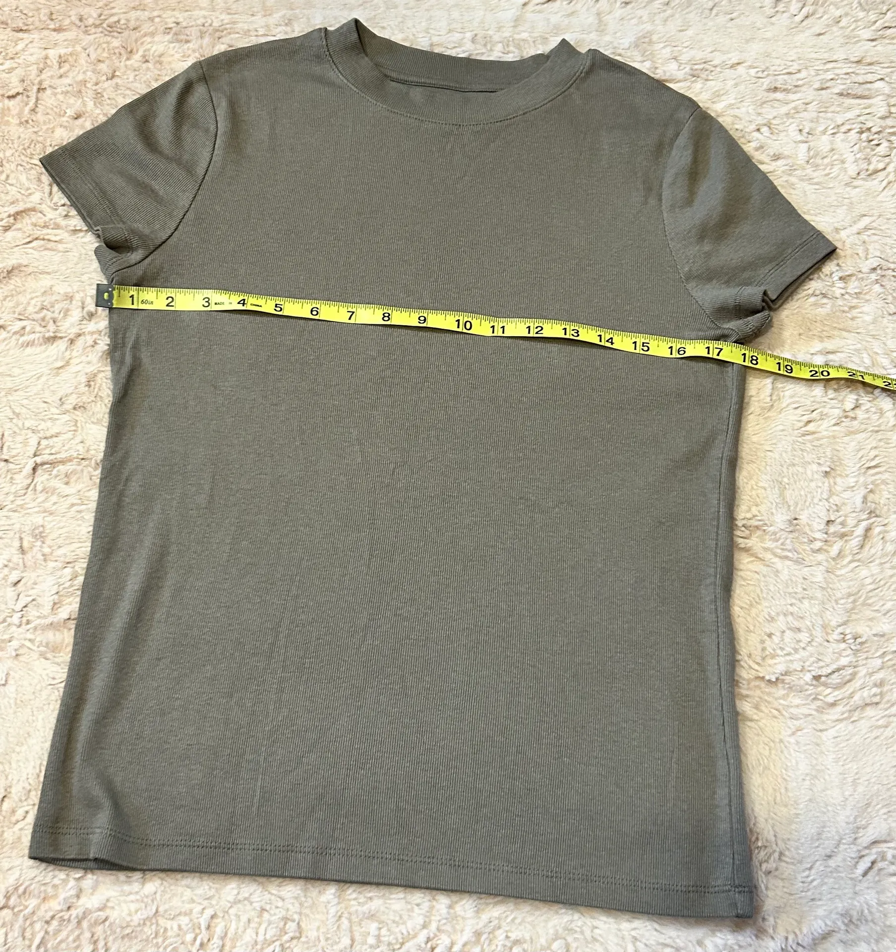 Short Sleeve Short in Size Large - Image 4