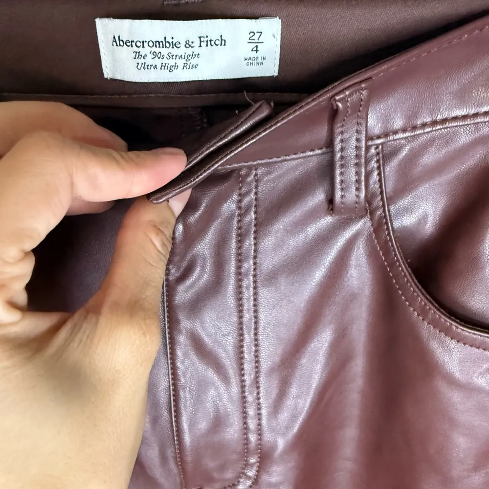 Abercrombie & Fitch Curve Love Vegan Leather 90s Straight Pant size 27 - Image 5