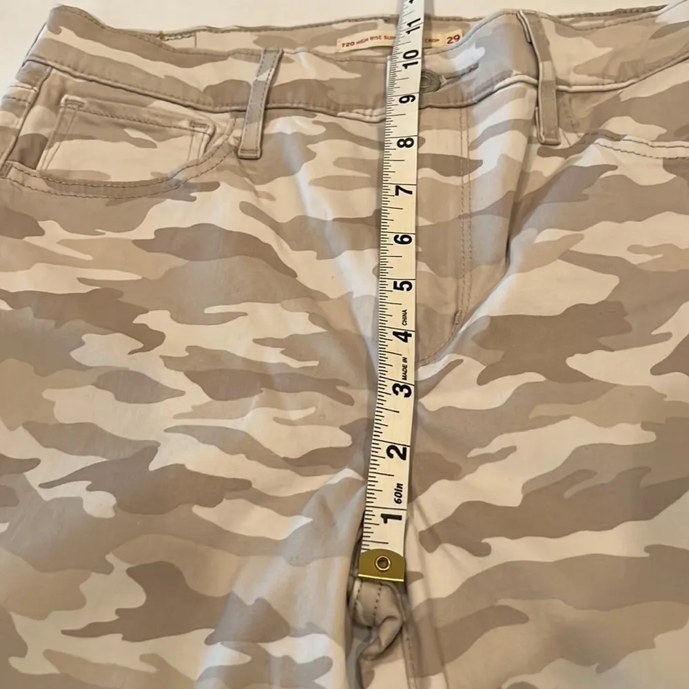 Levi’s 720 High Rise Super Skinny Crop Camo Jeans Size 29 - Image 10