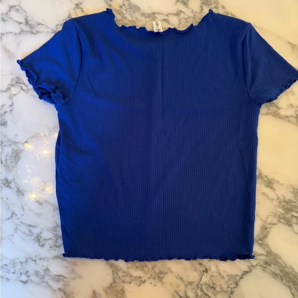 NWOT BP. Cropped Cobalt Blue Short Sleeve Tee Size Small - Image 3