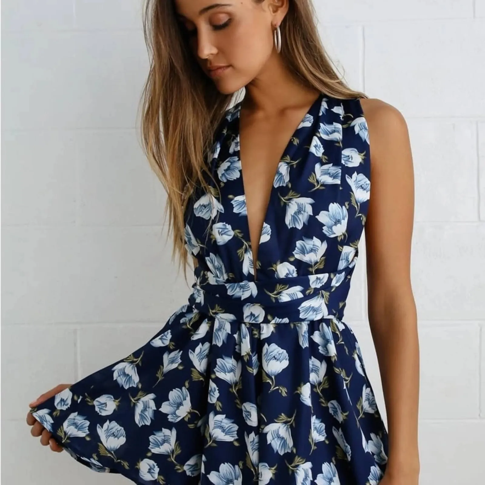 Lulus Navy Blue Floral Elated Energy Convertible Sleeveless Romper Shorts Sz XS - Image 8