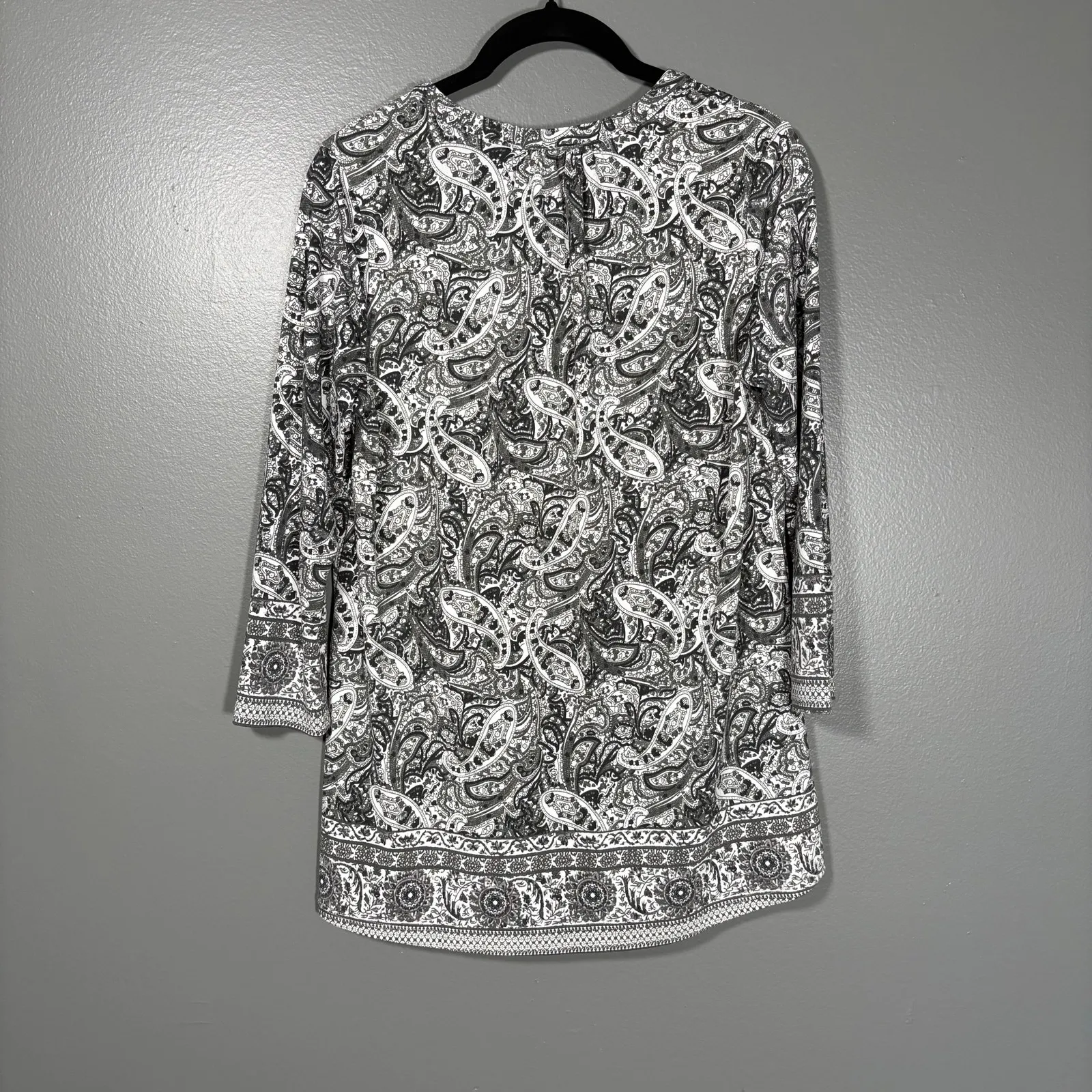 Jasmine & Juliana Women's Black & White Paisley Preppy Top - Image 5