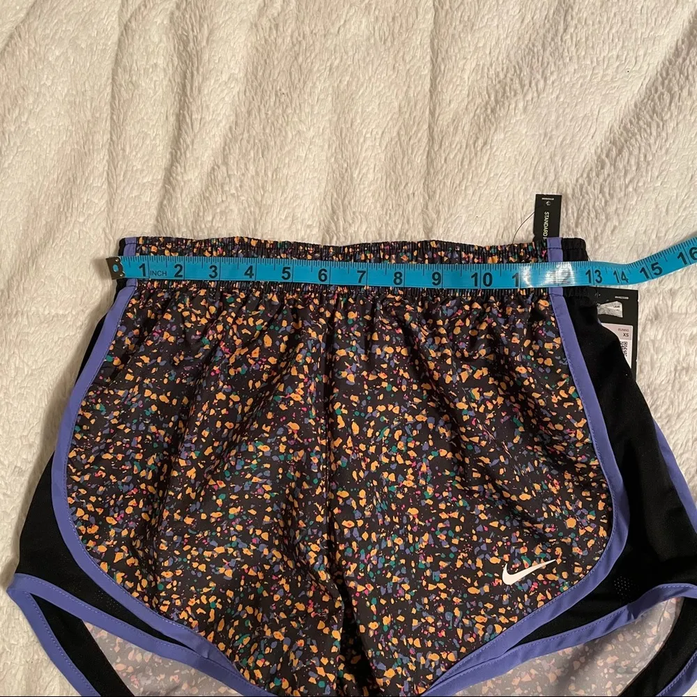 Nike Women’s Icon Clash Printed Tempo Shorts - Image 8