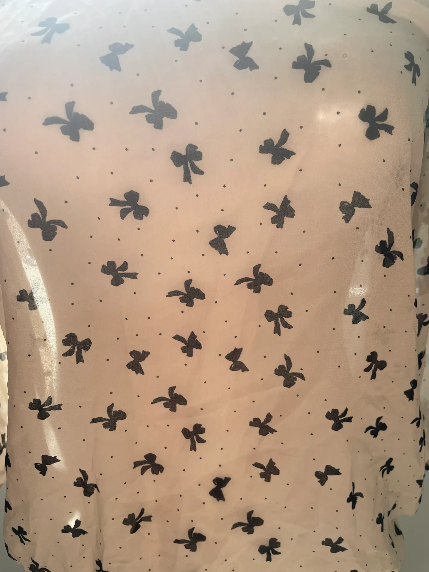 EUC sheer bow blouse - size small - Image 3