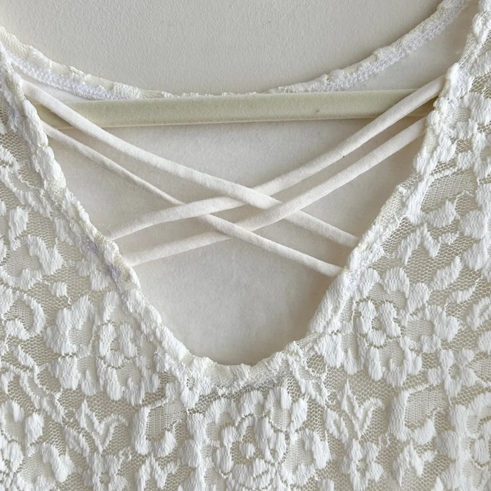 Abercrombie & Fitch Lace Long Sleeve Cropped Open Back Blouse, Size Small - Image 15