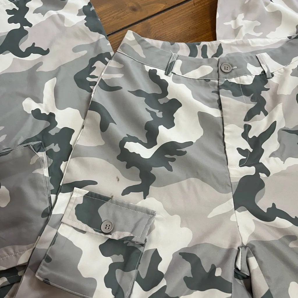 SHEIN Gray Camouflage Pants - Image 4