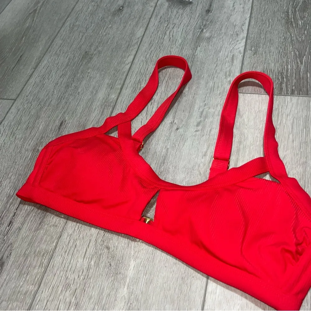 Xhilaration Red Women's Bikini top cutout M - Image 2