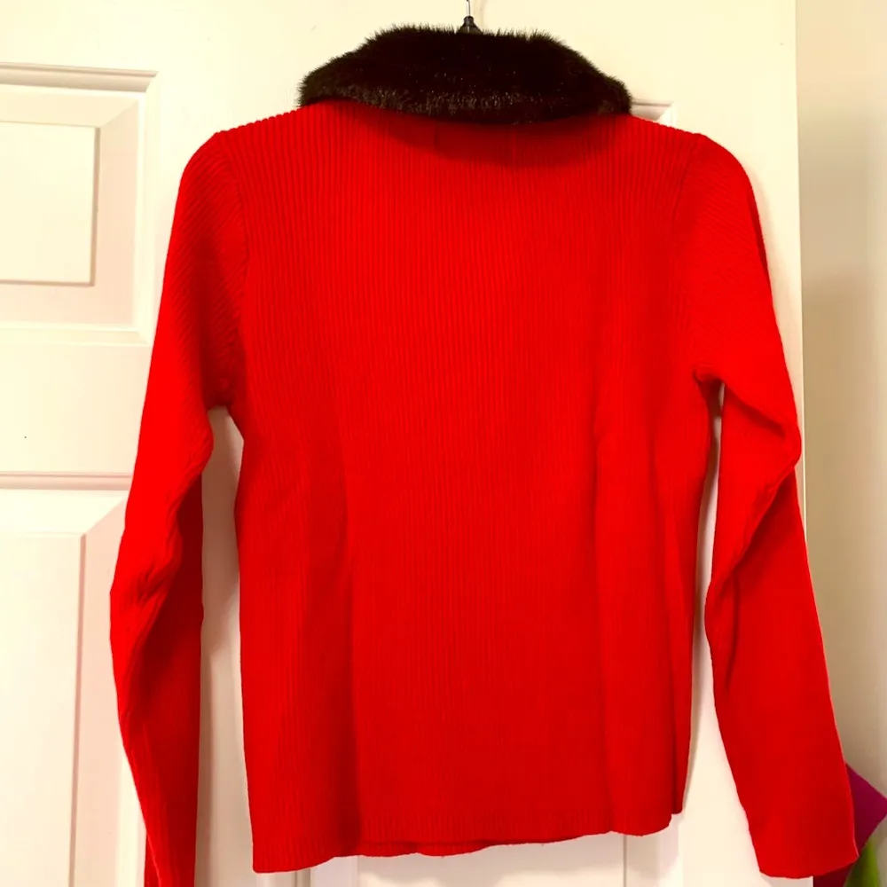 Red Sweater With Black Faux Fur - Image 5