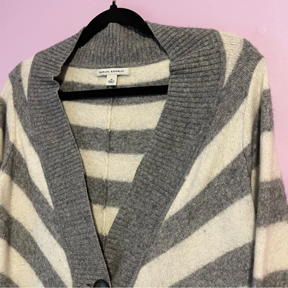 Banana Republic M Wool Blend Gray and White Striped Cardigan - Image 2
