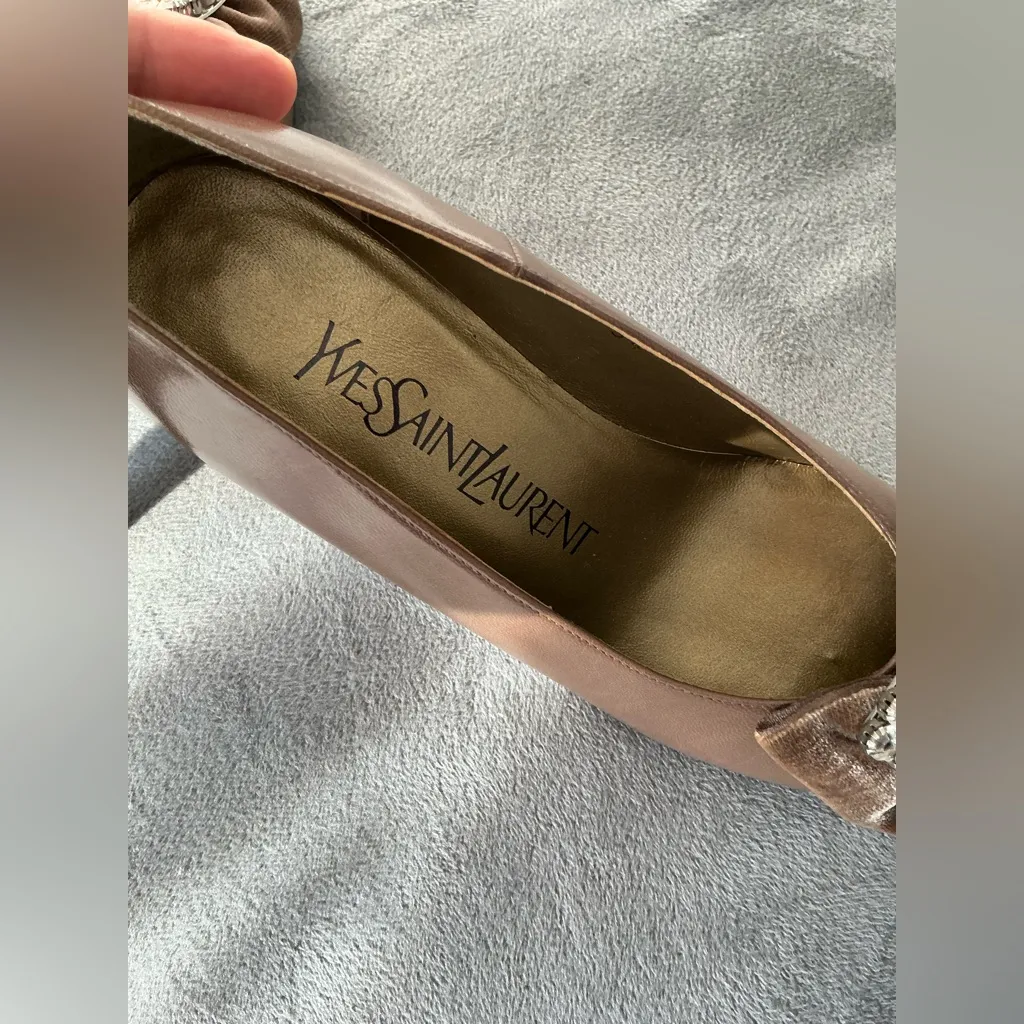Authentic YVES SAINT LAURENT pumps🔥🔥 - Image 4