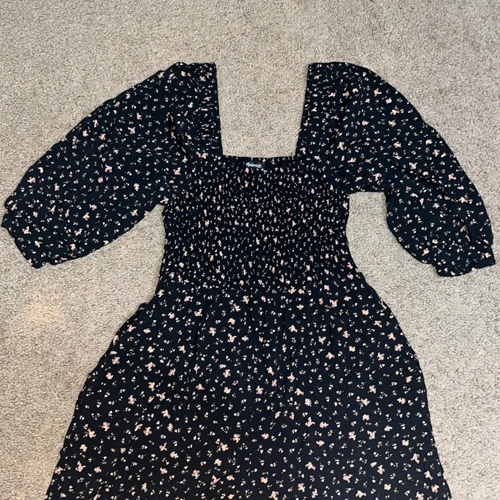 Madewell Lucie Elbow-Sleeve Smocked Wide-Leg Jumpsuit Black Floral Stem Scatter - Image 5