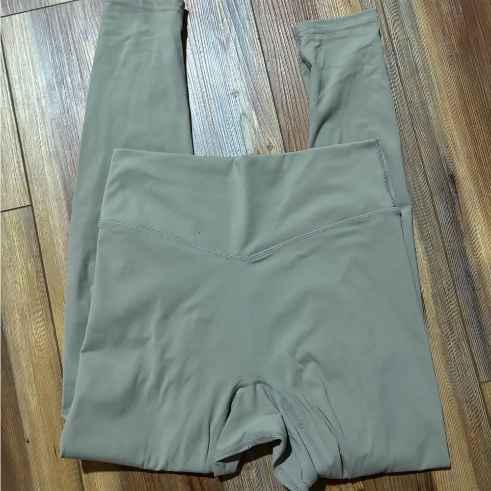 Balance Athletica Vitality Tan Leggings for Effortless Style - Image 4