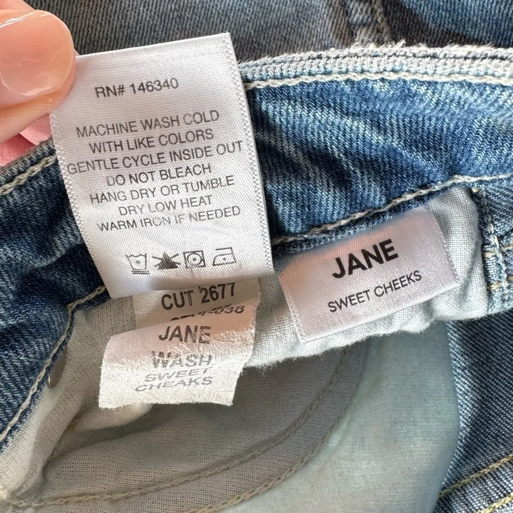 AMO Kate Sweet Cheek Slightly Distressed Flare Hem Jeans Light Wash Size 27 NWOT Blue - Image 7