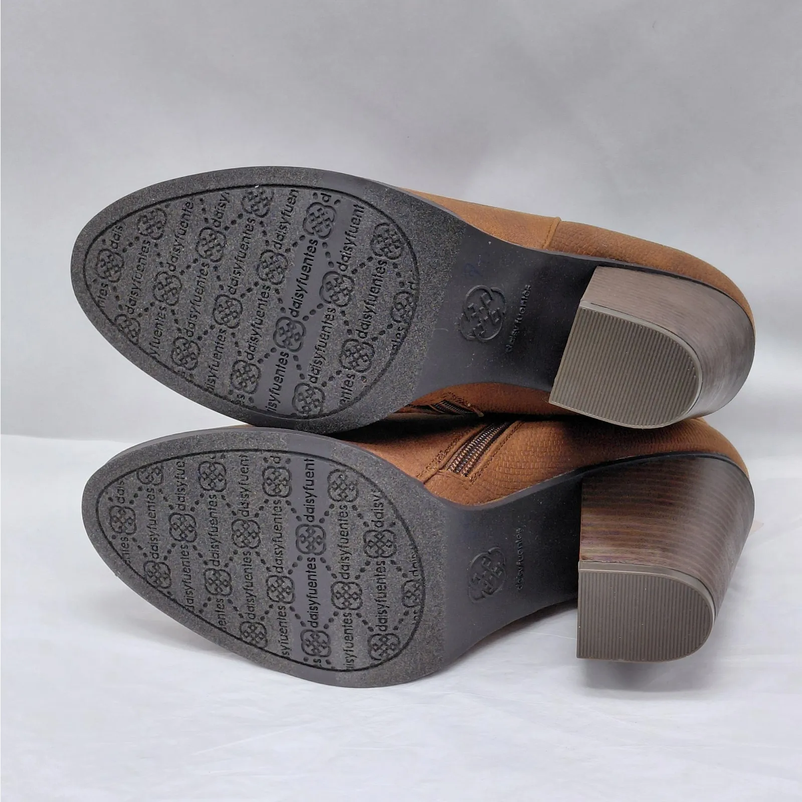 Daisy Fuentes Cosma Womens Ankle Boots Size 8.5W Brown Vegan Chunky Heel Casual - Image 9