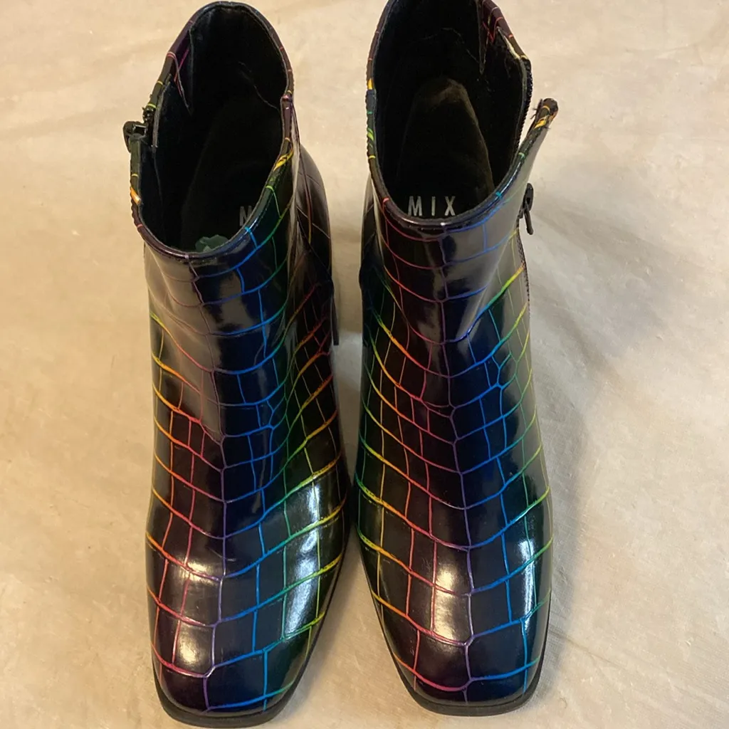 NWT Mix No. 6 Women’s Black Faux Leather Multicolot Heeled Boot 2.5” Sz 7.5M - Image 2