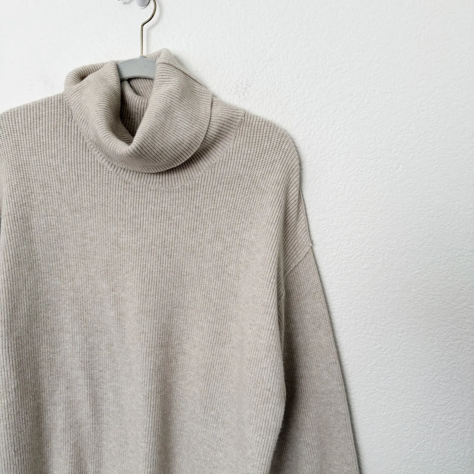 [Free People] Tan Softly Structured Tunic Sweater Oversized Turtleneck Sz Small - Image 9