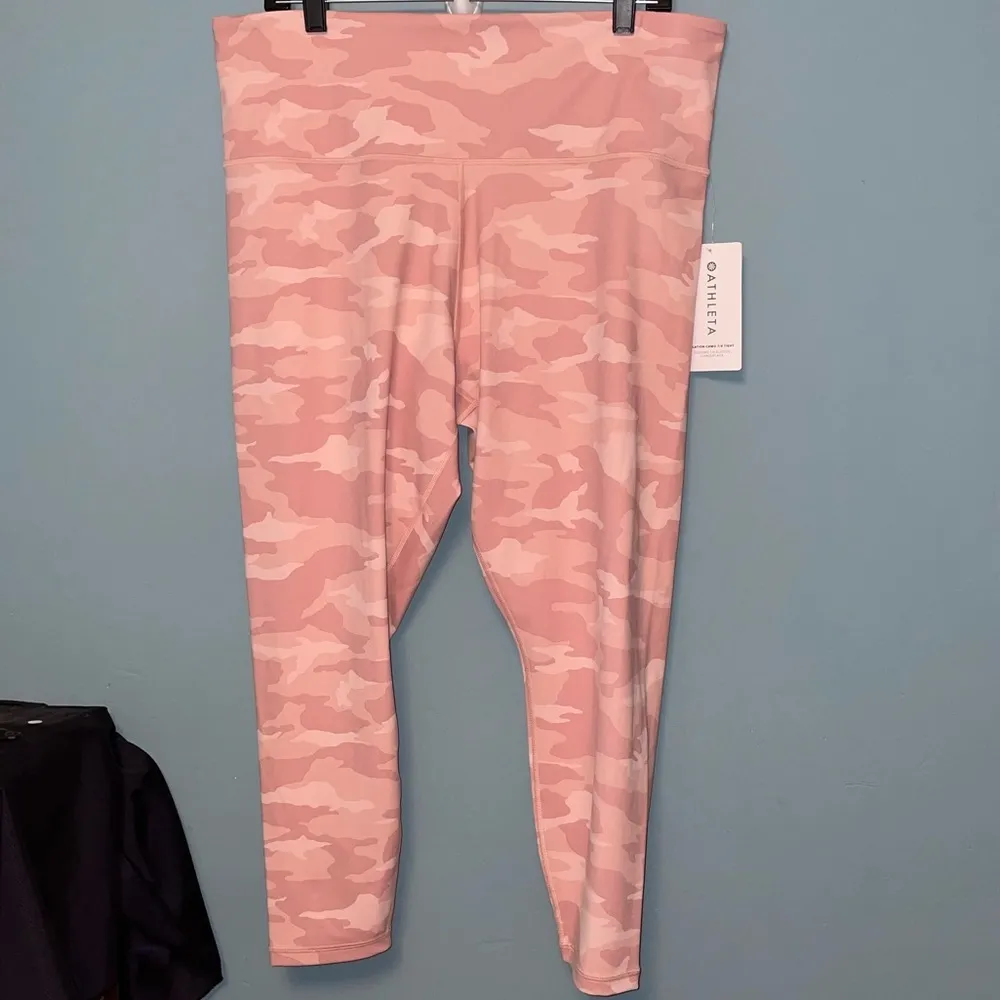 Athleta Elation Camo Tight 7/8 Length in Pink Size 2X - Image 3