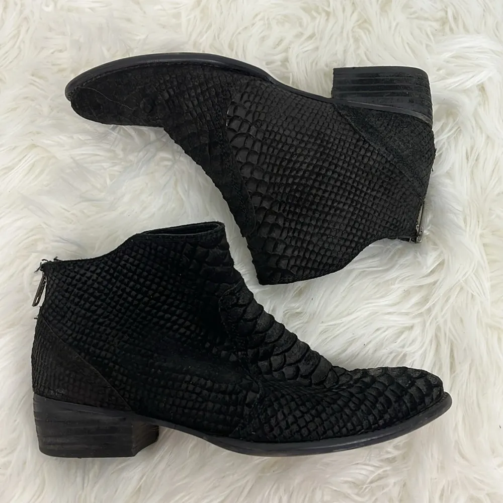 Seychelles Size 7 Black Reunited Snake Skin Suede Leather Heeled Booties - Image 5