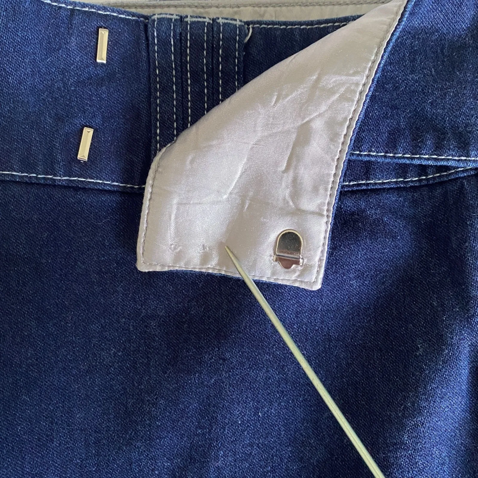 Vintage Y2K Guess Maxi Cotton Slit Denim Jean Skirt Sz 32 (Missing Clasp) - Image 8