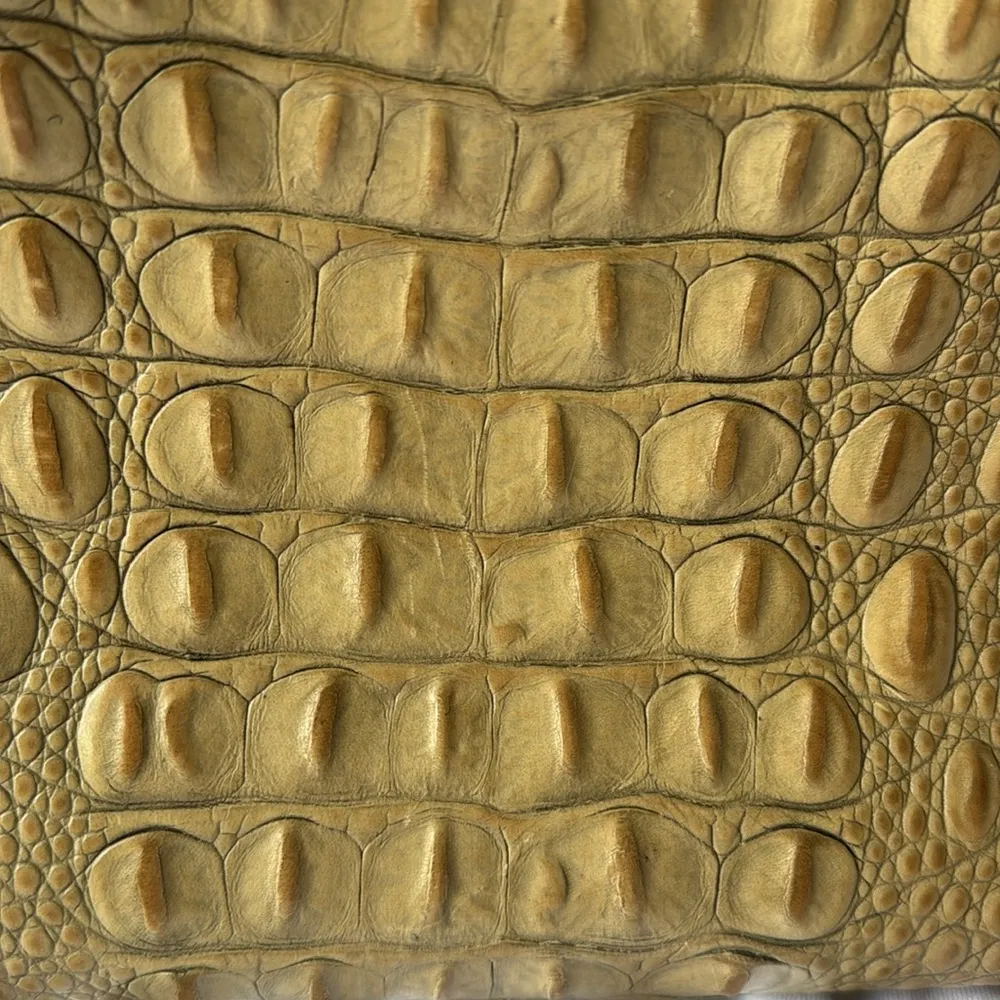 Vintage Brahmin Gold Crocodile Leather Embossed Purse Hand Bag Designer Luxury - Image 4