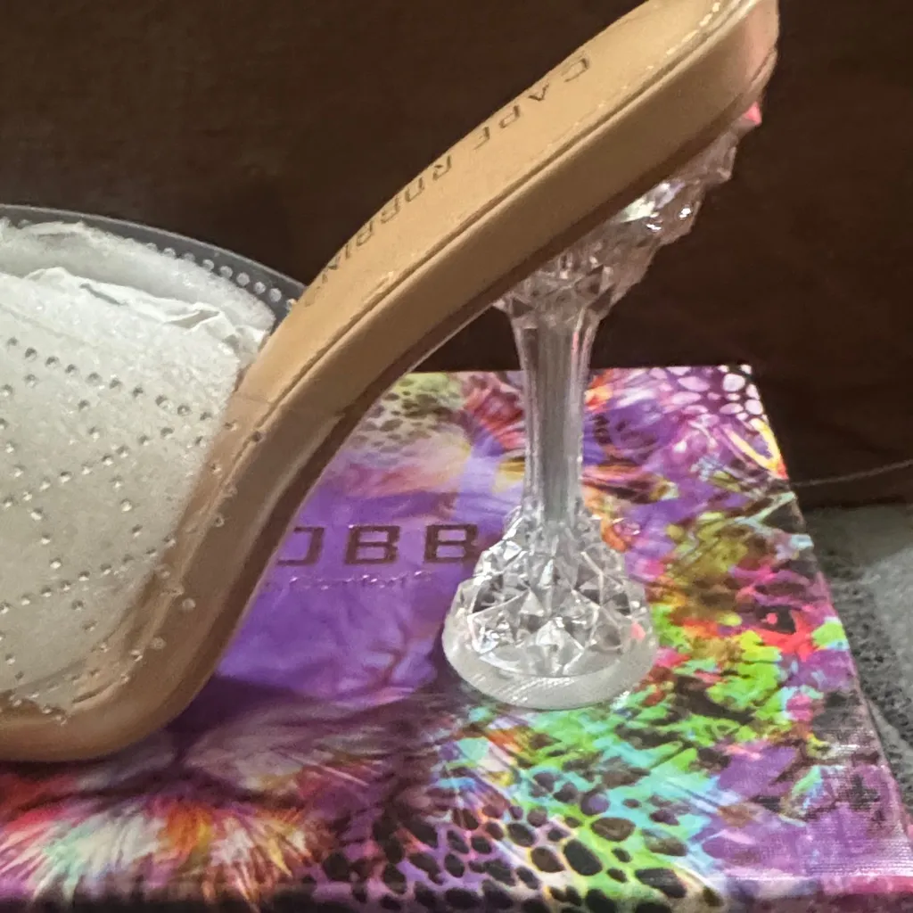 Cape Robbin Silver and Tan Women's Sandals - Image 3