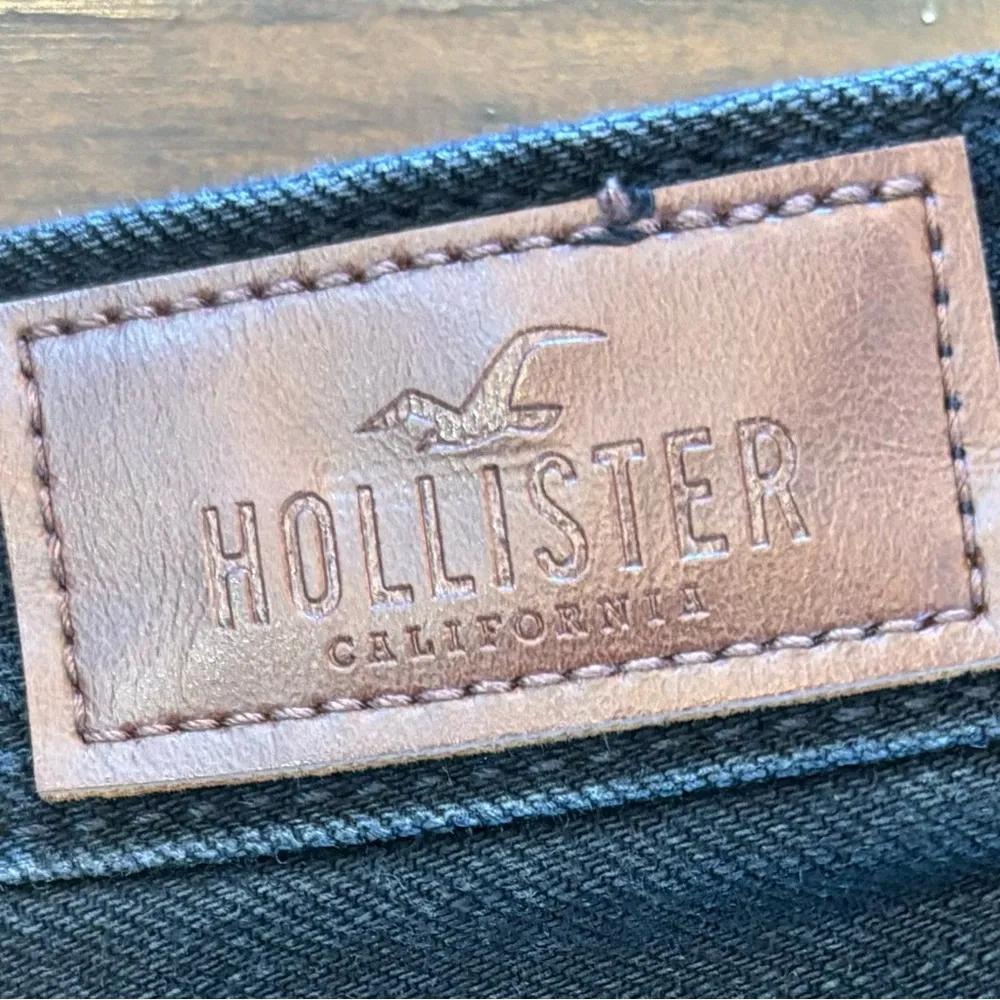 Hollister High Rise Mom Button Fly Jean Shorts Size 11 Black Distressed 30x3 - Image 6