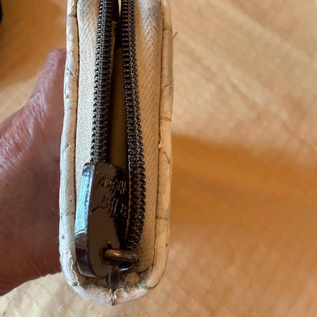 Betsey Johnson wallet - Image 8