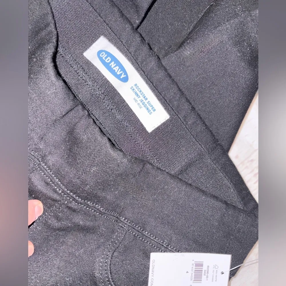 Nwt black rockstar midrise jeggings size 4 - Image 3