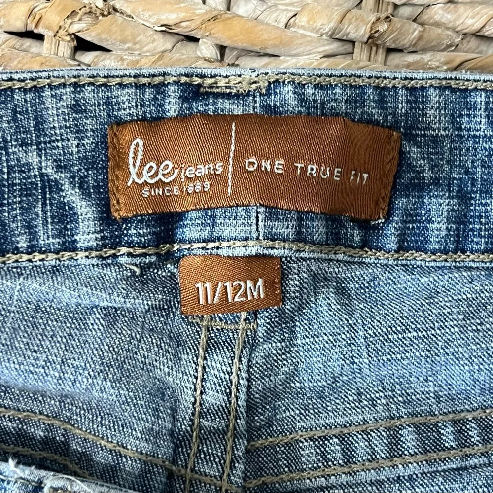 Lee Jean Shorts Women’s Size 11/12 Blue Denim Pockets Mid Rise One True Fit - Image 6