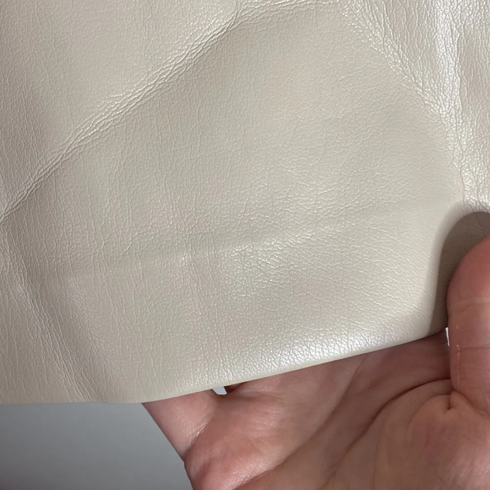 Aritzia Babaton Adrian faux leather high waisted shorts in sand white size 12 - Image 8