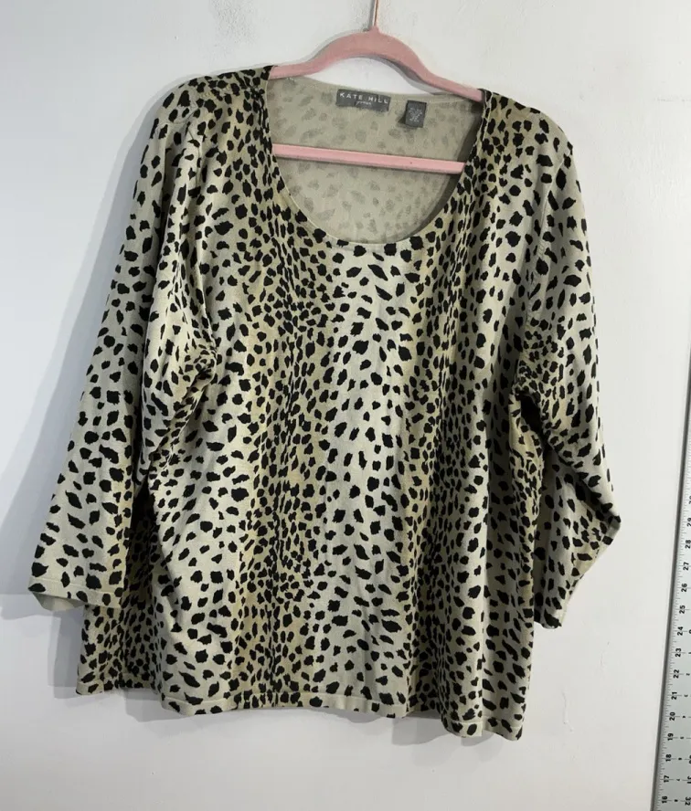 Womans Kate Hill Womans Pull Over Sweater 2X Cheeta Print Scoop Neck 3/4 Sleeve - Image 1