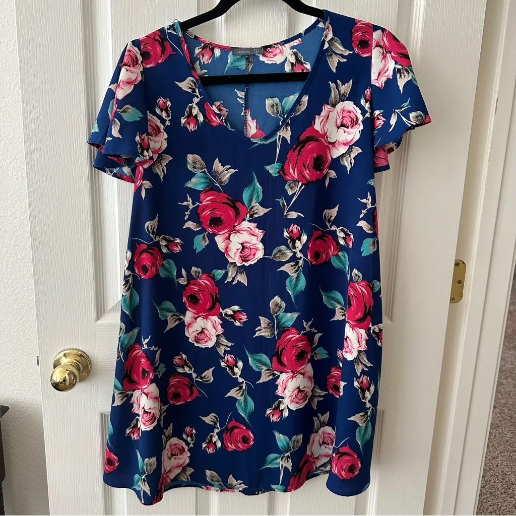 Short sleeve floral mini dress women’s size small blue, pink, and red, roses Blue - Image 2