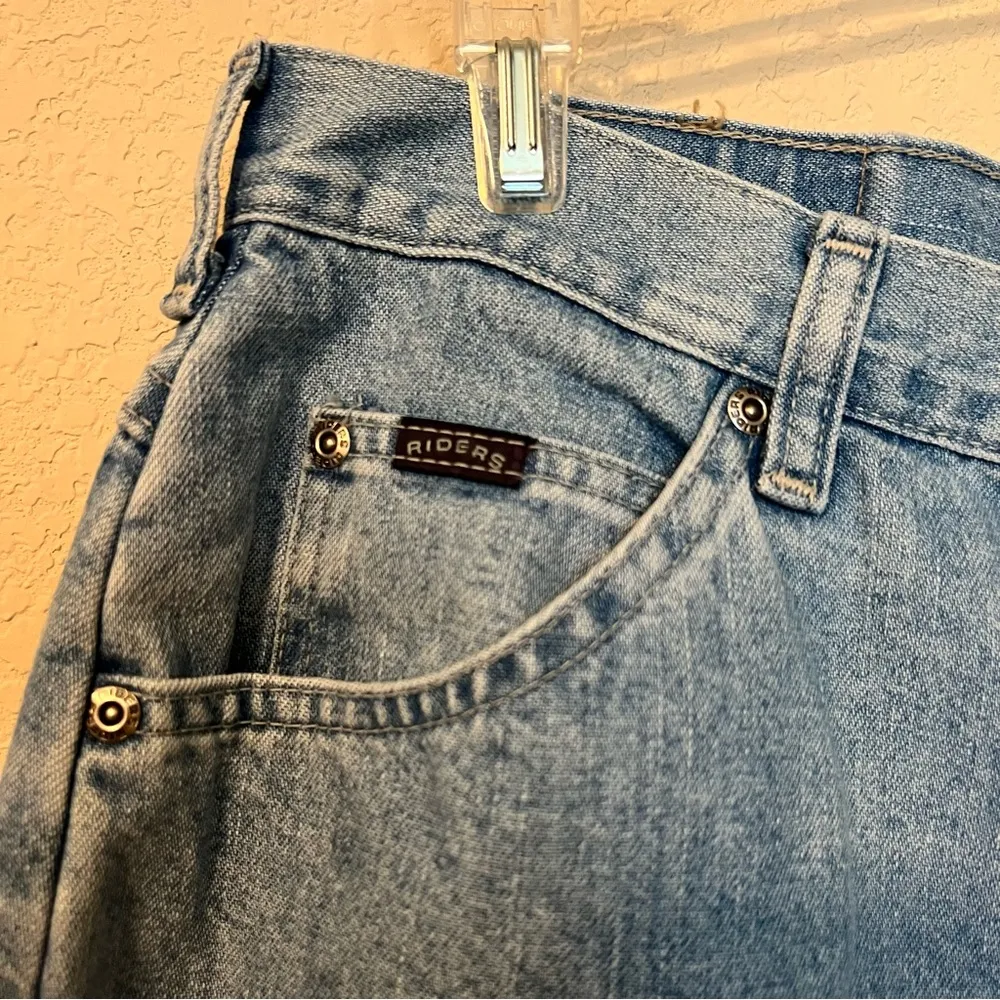 Light Wash Denim Riders Vintage Jeans - Image 7