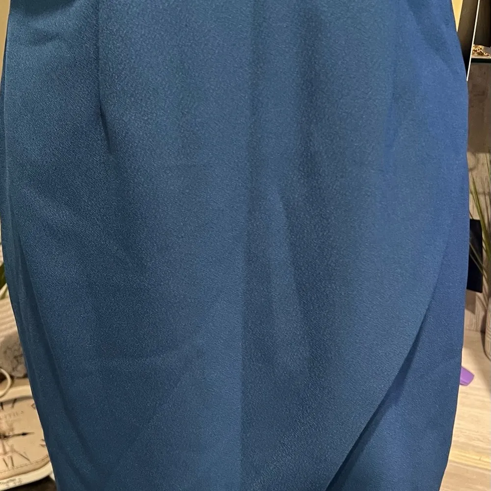 Adrianna Papell Sz 4P Petite Blue Sleeveless Faux Wrap Dress Formal Sheath - Image 2