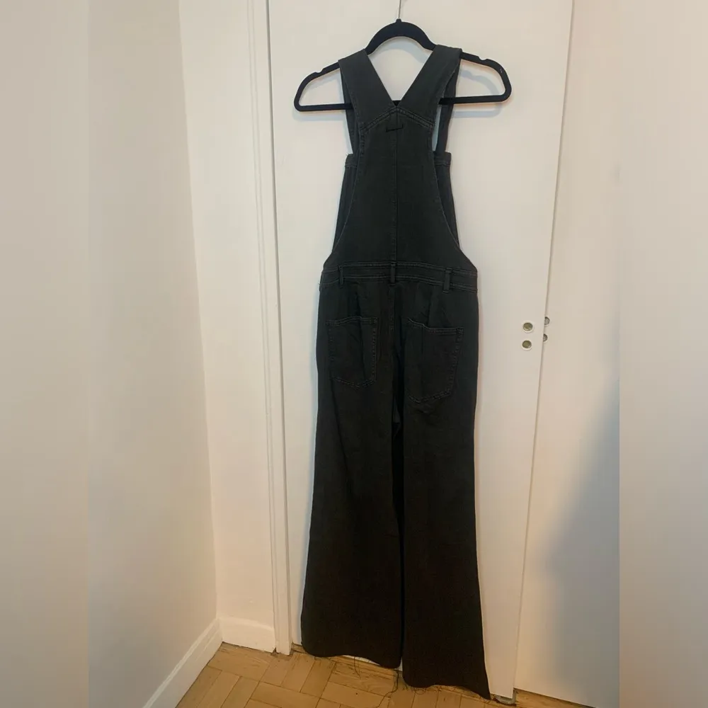 Aerie NWT  DENIM WIDE LEGGED OVERALLS - Image 3