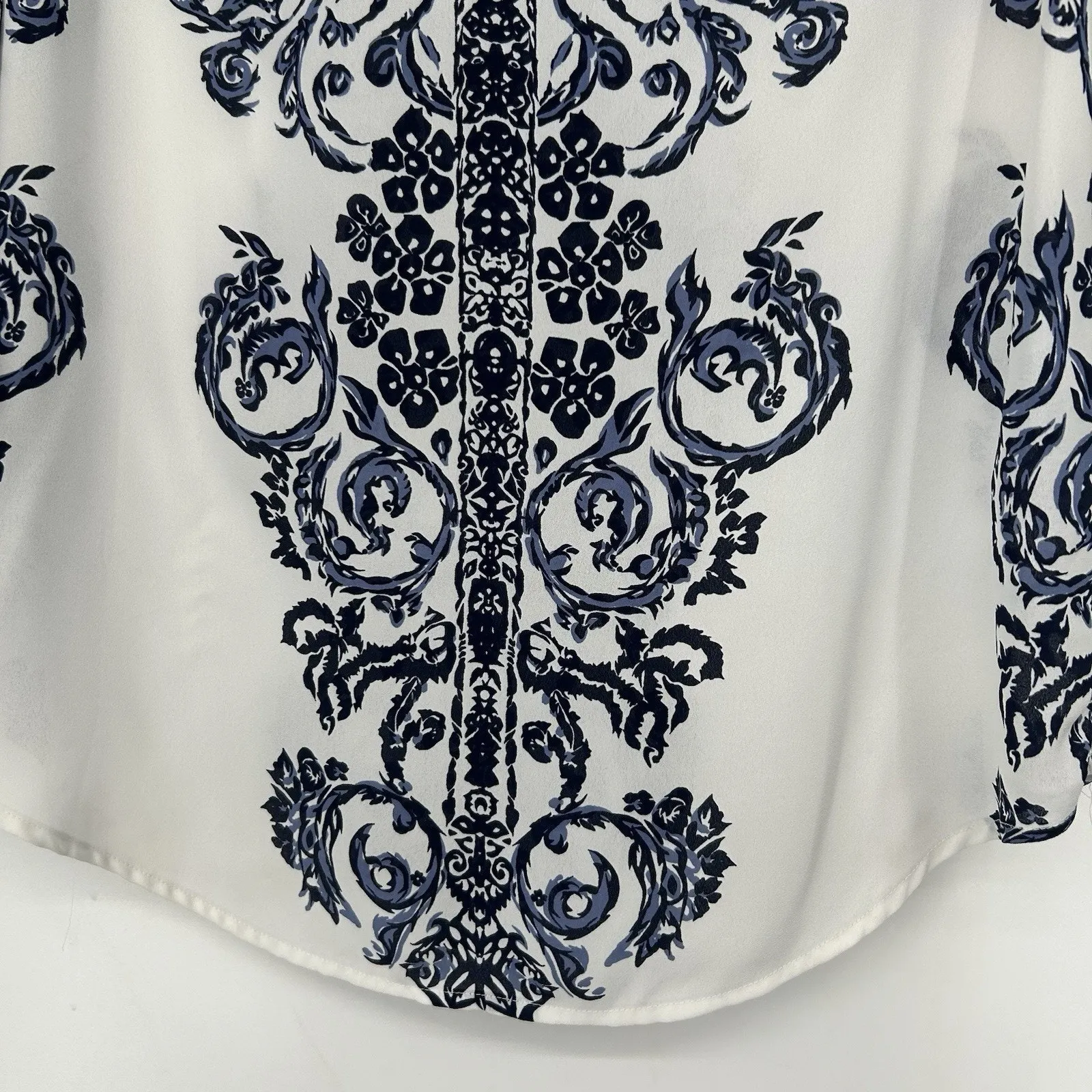 Violet & Claire Boho Floral Top White Blue 3/4 Sleeves Split Neck Size S - Image 6