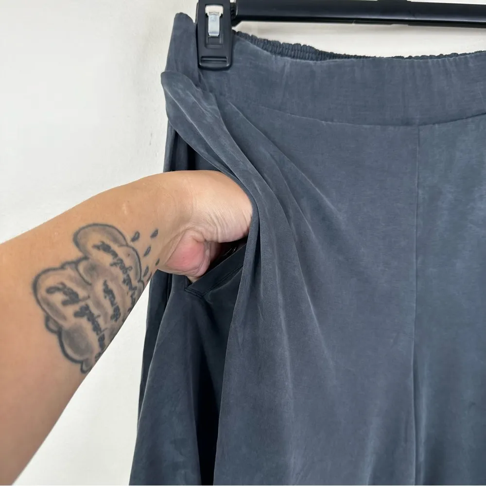 Lululemon The Lab Shorts Womens 8 Dark Gray 4" Inseam Pockets Athleisure - Image 5